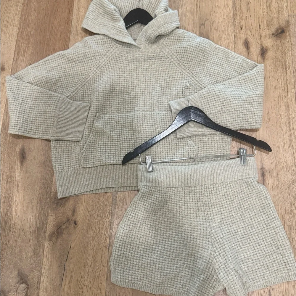 Abercrombie & Fitch Lounge Waffle Sweater shorts SET small EUC SUPER SOFT - Picture 10 of 12